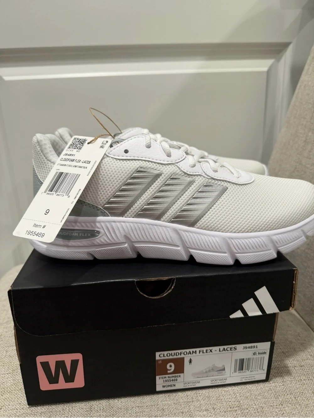 adidas Women’s Cloudfoam Flex Lightweight White and Light Gray Sneakers